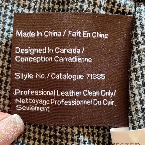 Danier | Italian Leather  Coat - Picture 13 of 15